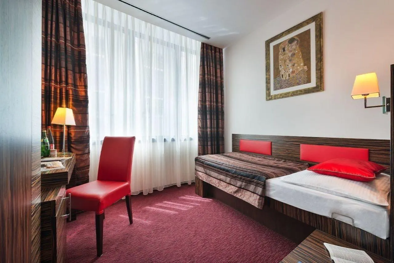 Ea Hotel Crystal Palace Praha