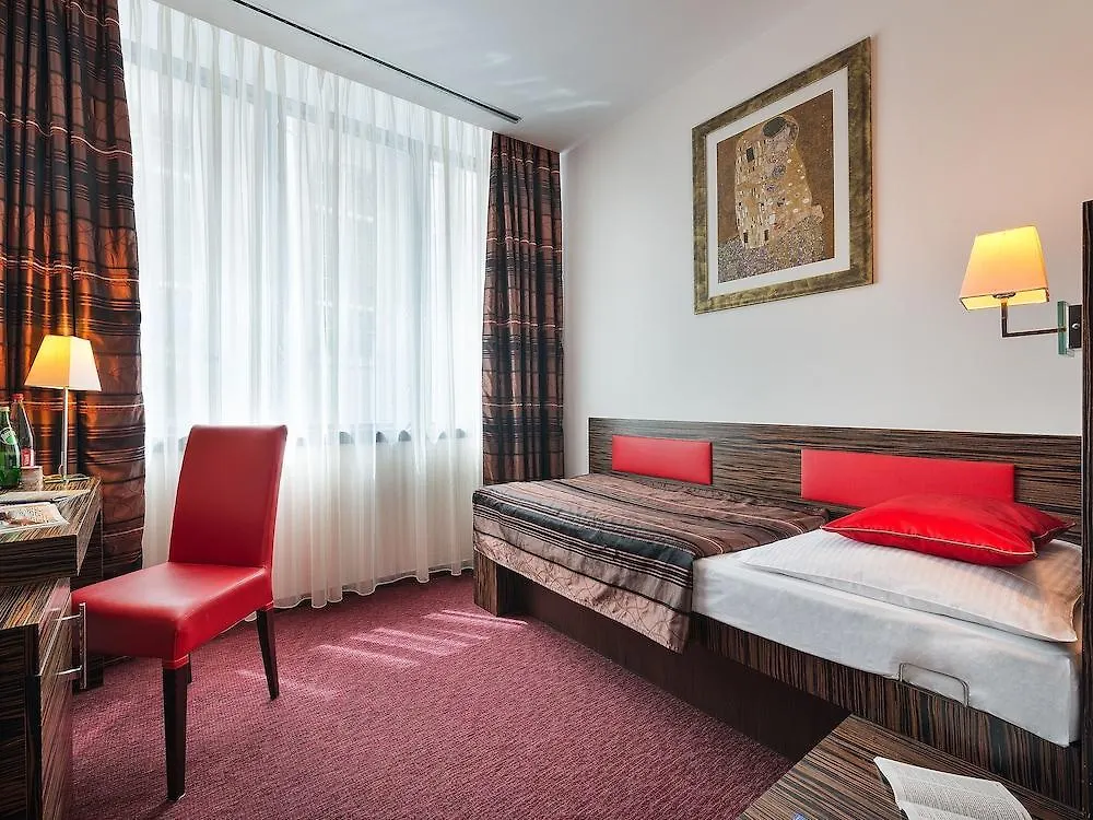 Ea Hotel Crystal Palace Praga